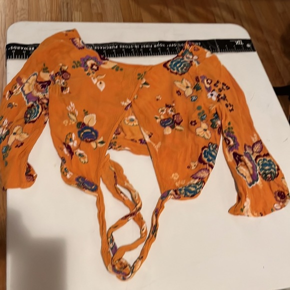 PATRONS of PEACE orange print cropped bell sleeve open back wrap tie at waist - Picture 14 of 15